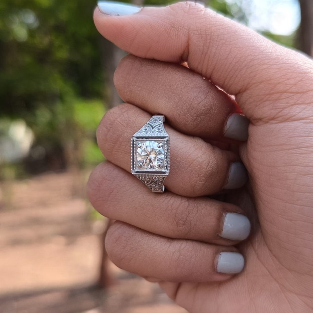 Dreamy Round Cut Diamond Wedding Ring