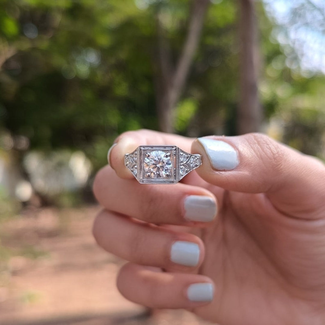 Dreamy Round Cut Diamond Wedding Ring