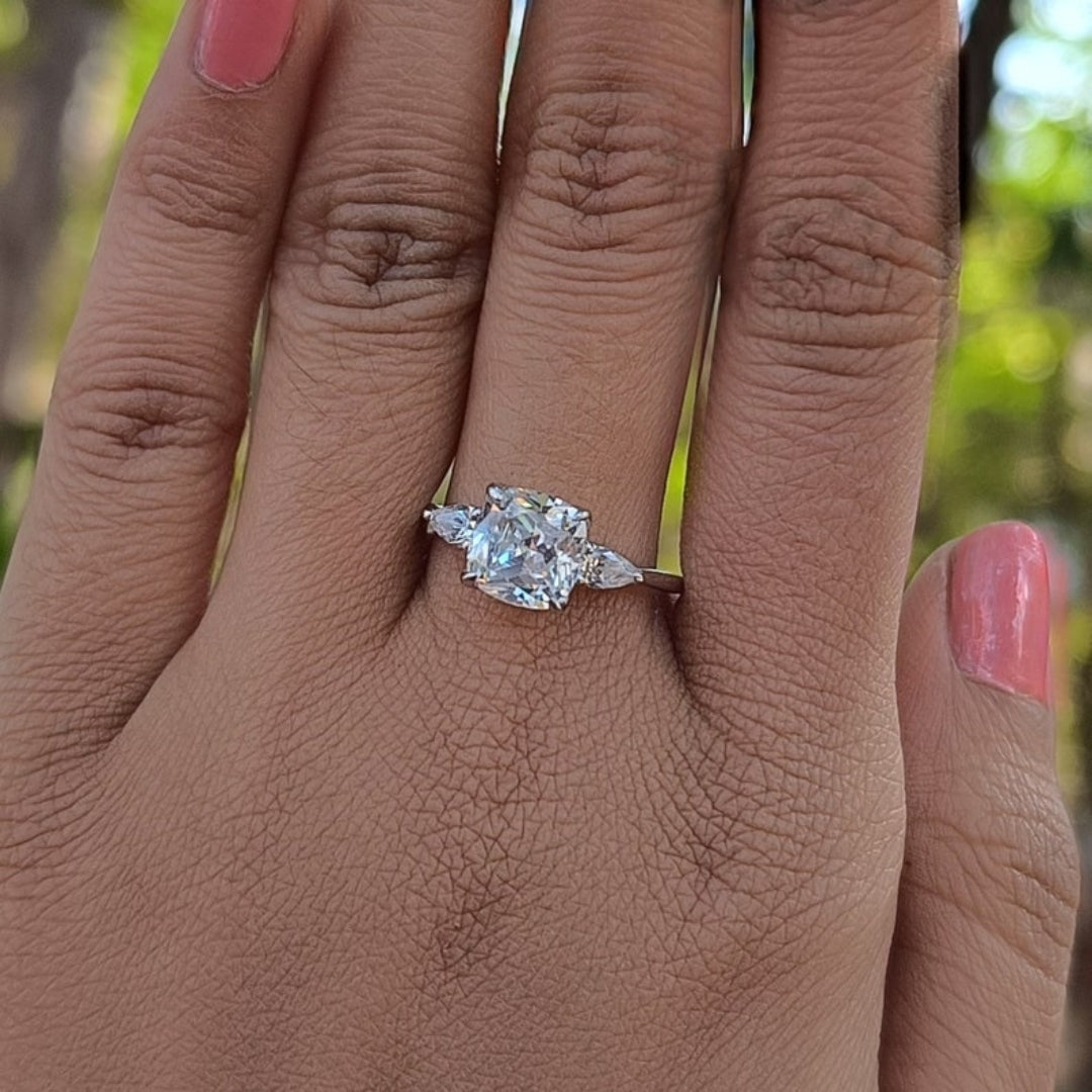 Beautyness Cushion Cut Diamond Engagement Ring