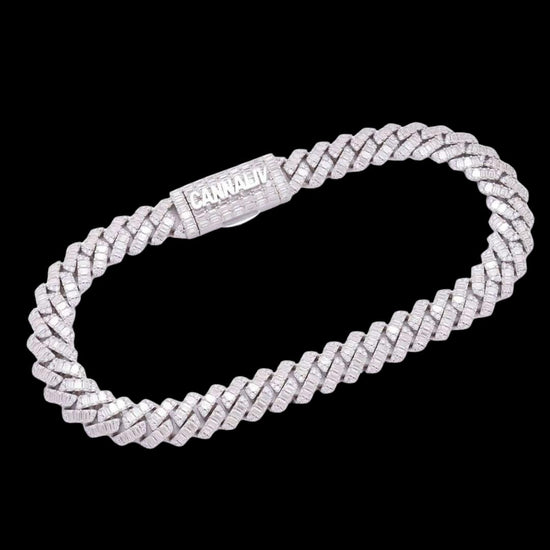 Round Moissanite Cuban Link Chain Radiant Weave in 14K White Gold Close Up Neck View 