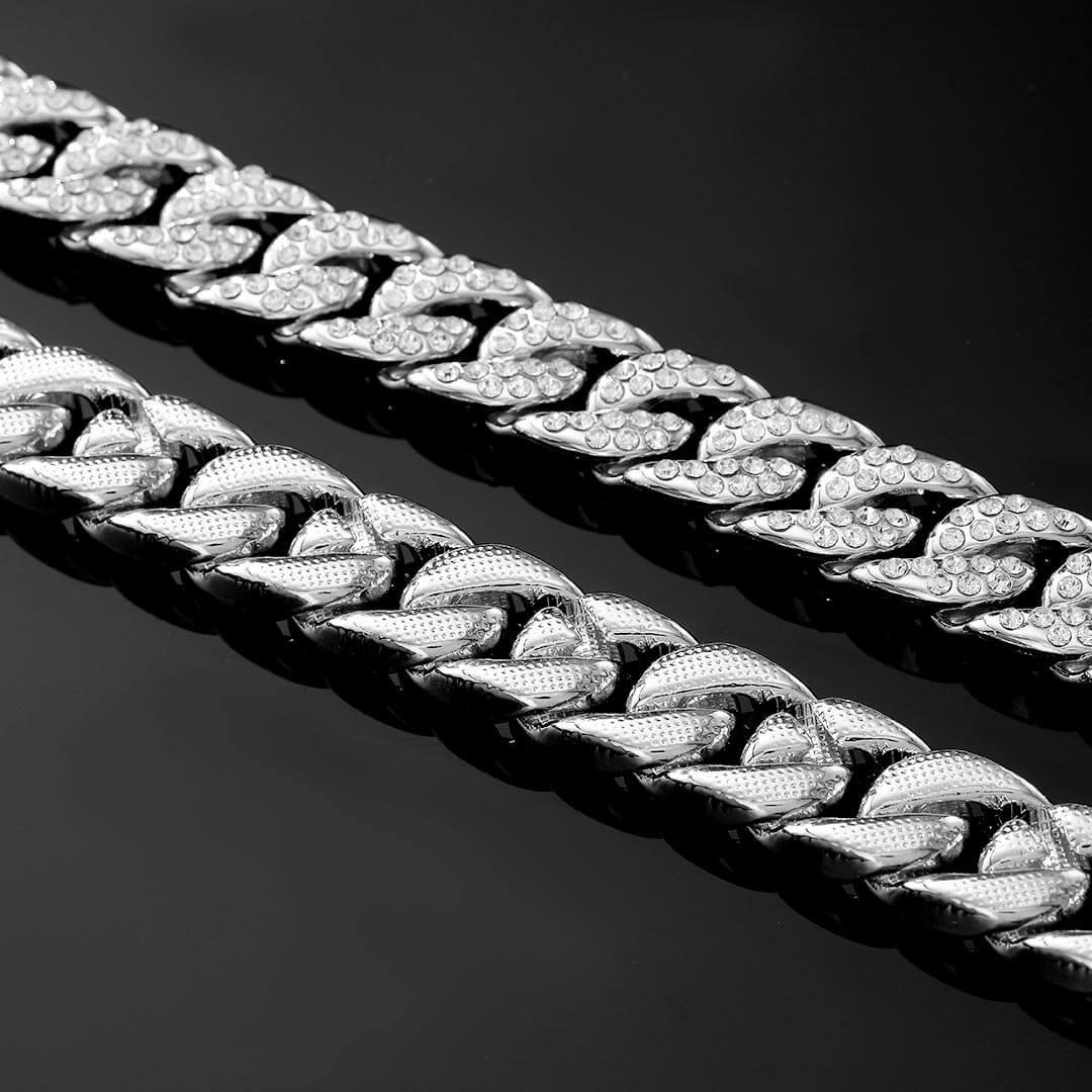Round Moissanite Pavé Cuban Link Necklace in 14K White Gold Detailed Link View