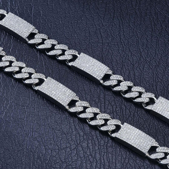 Round Moissanite Pavé Panel Cuban Link Necklace in 14K White Gold Detailed Link View